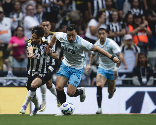 Grêmio vence o Atlético-MG fora de casa e afasta crise