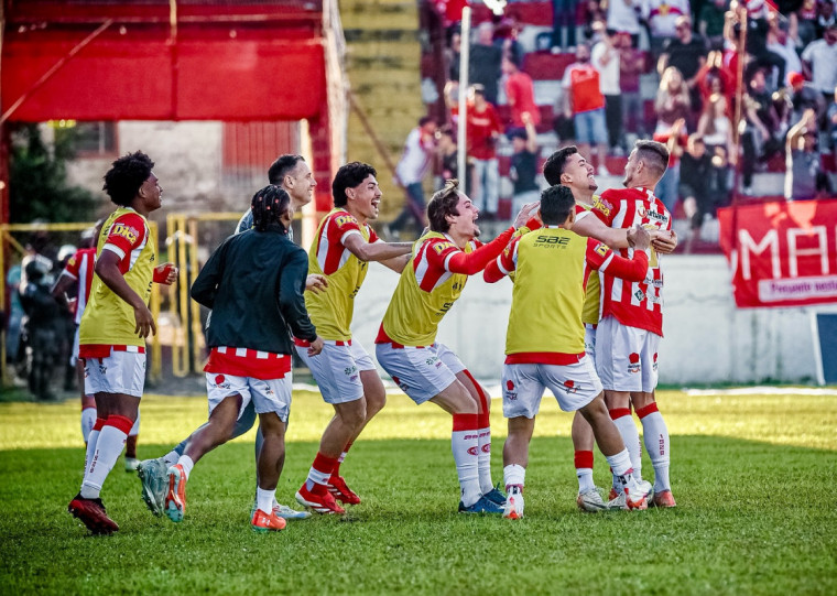 Time de Santa Maria volta à elite após 14 anos fora