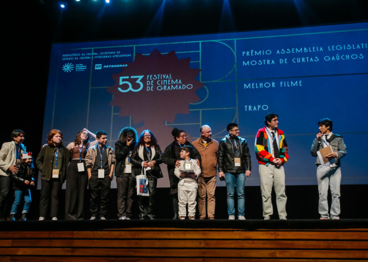  João Chimendes recebe o prêmio melhor curta-metragem gaúcho por 