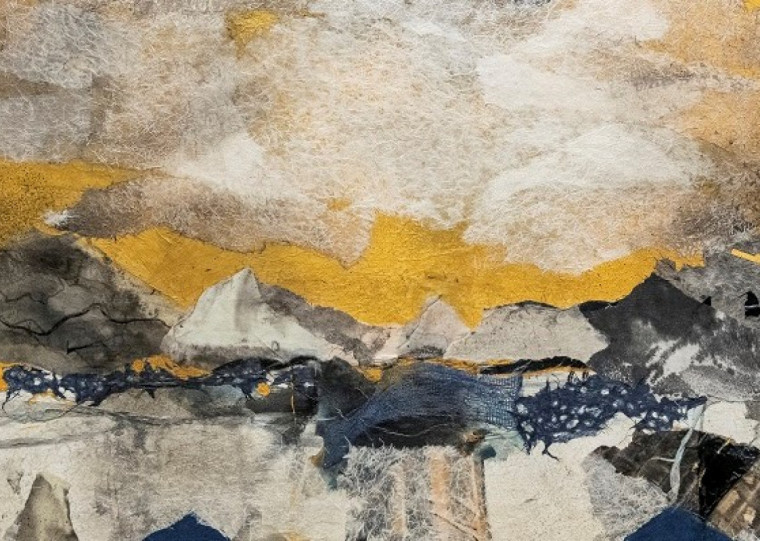 Exposição reúne pinturas, colagens e objetos feitos a partir de fragmentos de obras anteriores
