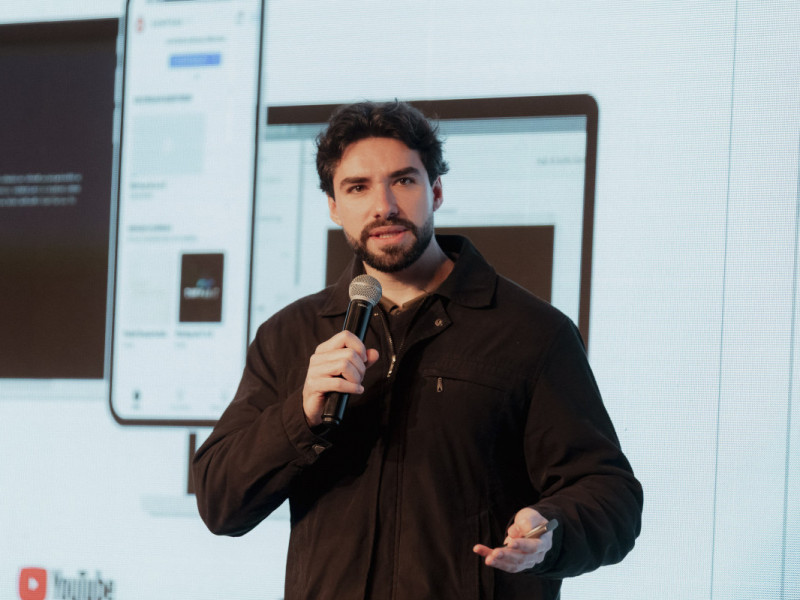 Roberto Muniz está à frente da Blix, startup que desenvolve aplicativos para empreendedores da área da saúde Foto: INSTITUTO CALDEIRA/DIVULGAÇÃO/JC