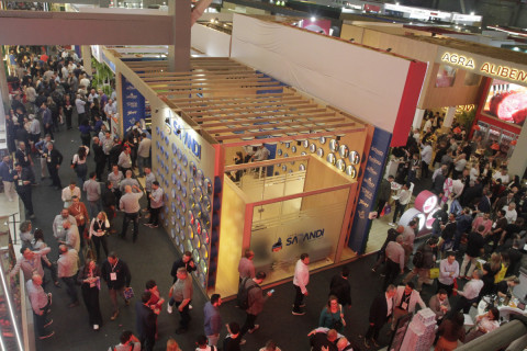 Supermercadistas buscam inovações e negócios na Expoagas 2025