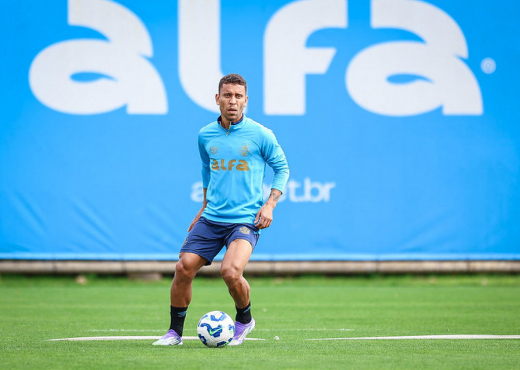 Atleta também fez seu primeiro treinamento com o plantel gremista 