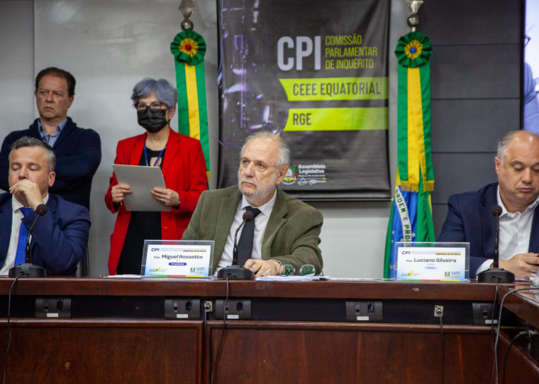 O presidente da CPI da Energia Elétrica, deputado estadual Miguel Rossetto, conduziu a primeira reunião do colegiado na Assembleia Legislativa