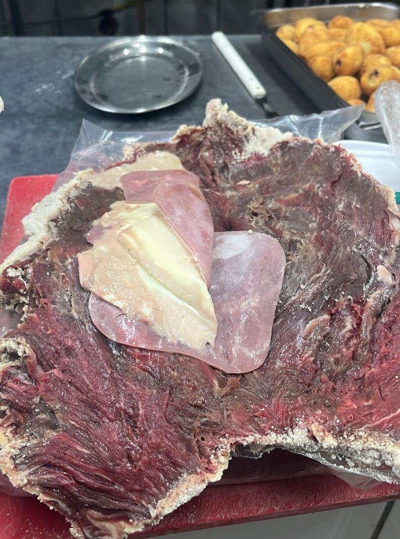 Vigilância interditou restaurante nesta quarta-feira (20)