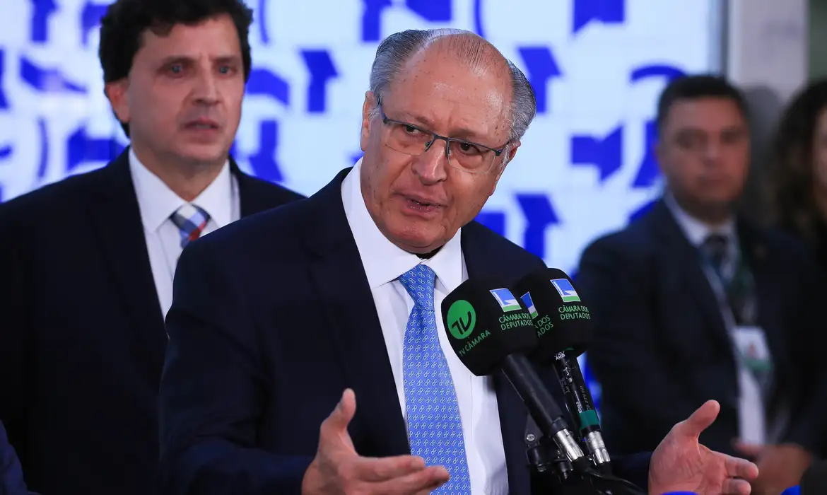 Itens passam a ser taxados de acordo com a Seção 232 da Lei de Expansão Comercial, disse Alckmin