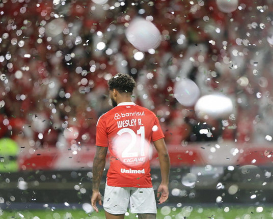 Inter demite responsáveis por papel picado 'fora do plano' antes de jogo contra o Flamengo