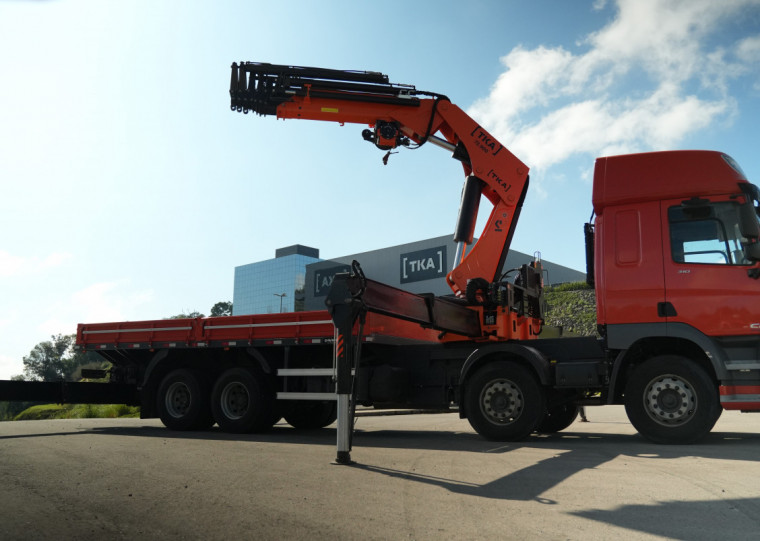 TKA Cranes é líder nacional no mercado de guindastes