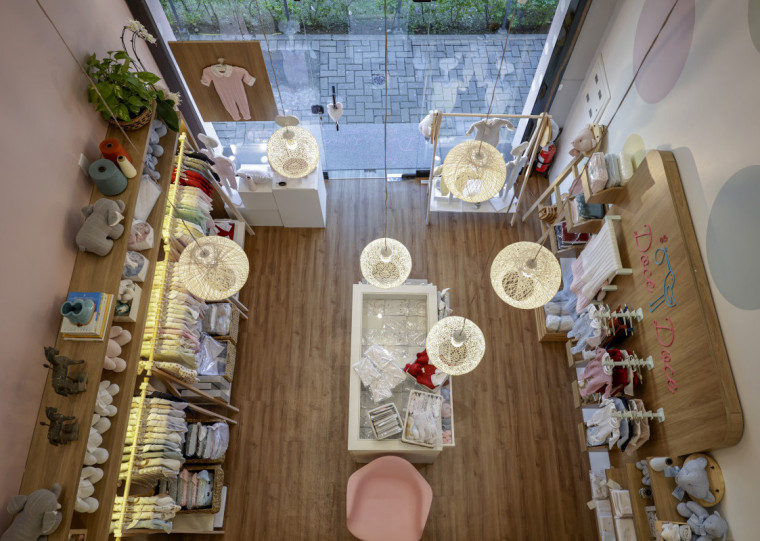 Ponto abriu na Nilo Peçanha e reúne linhas feitas por artesãs e outros produtos para enxoval