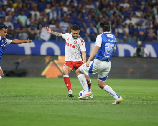 Inter tem atuação apagada contra o Cruzeiro e chega a 4ª derrota consecutiva