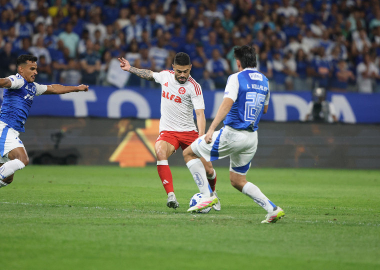 Gol colorado na derrota por 2 a 1 foi marcado por Bruno Tabata