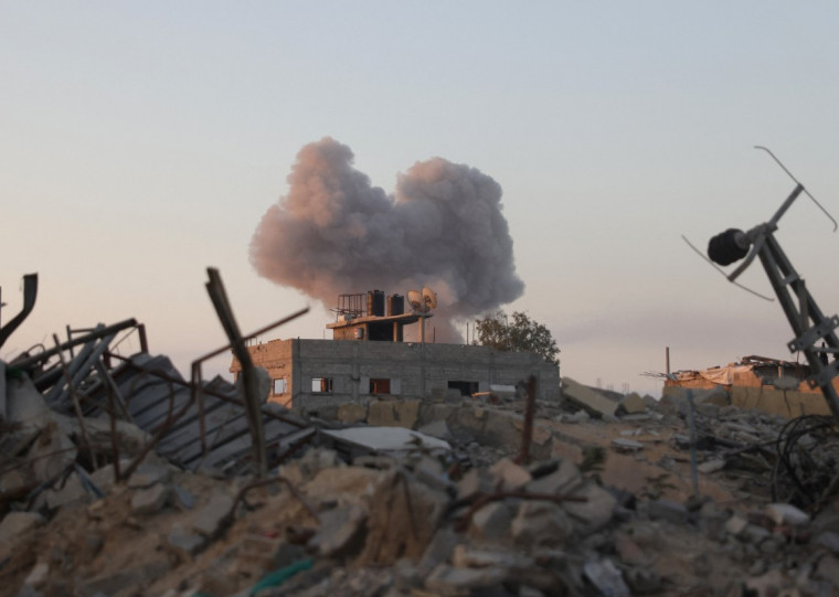 Ofensiva ocorre após Israel aprovar um plano para tomar a Cidade de Gaza, lar de metade dos mais de 2 milhões de habitantes do território
