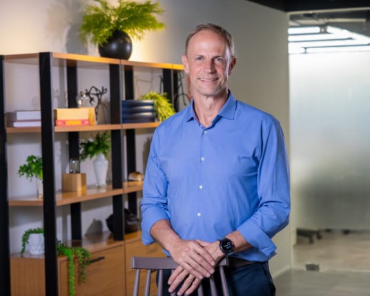 ITEC inaugura em 2027 e anuncia Richter como líder de implantação