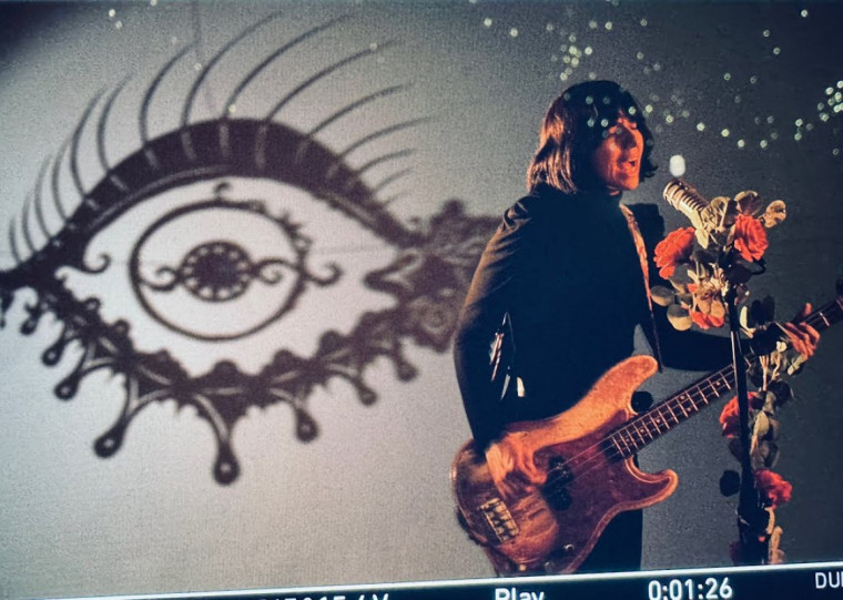 Compositores brasileiros acusam Paz Lenchantin, ex-Pixies, de ter copiado a melodia de 'Cálice' na faixa 'Hang Tough'