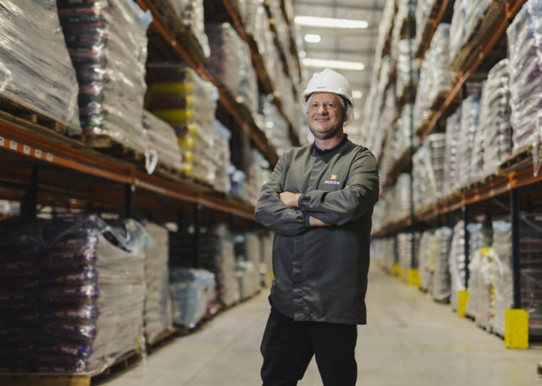 Fundada por Gérson Simonaggio, a Nutrire já é uma das 10 maiores fabricantes de rações pet do País