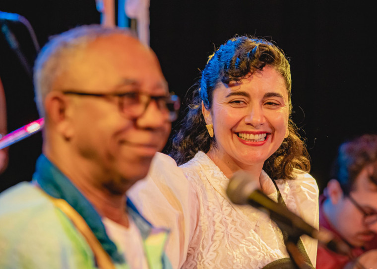 Espetáculo que une tradição popular e criação contemporânea chega a Porto Alegre em agosto
