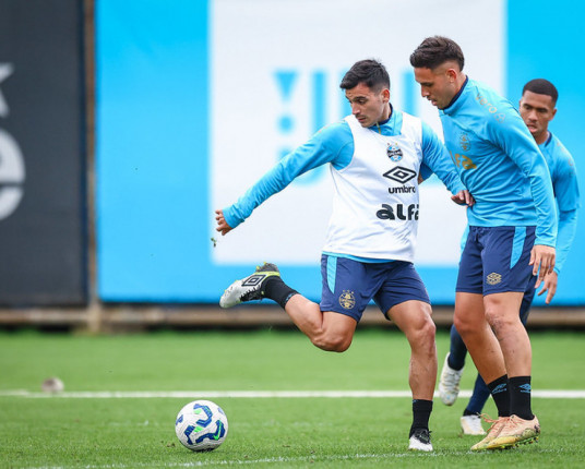A uma semana do fim da janela, Grêmio ainda busca um camisa 10