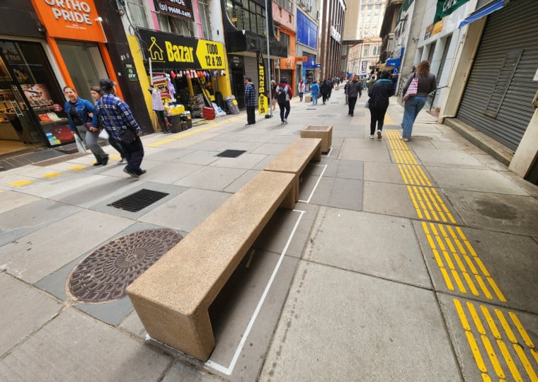 pg3 bancos com lixeira no Centro