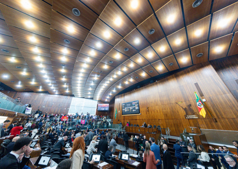 Parlamentares acolheram unanimemente o projeto durante a sessão