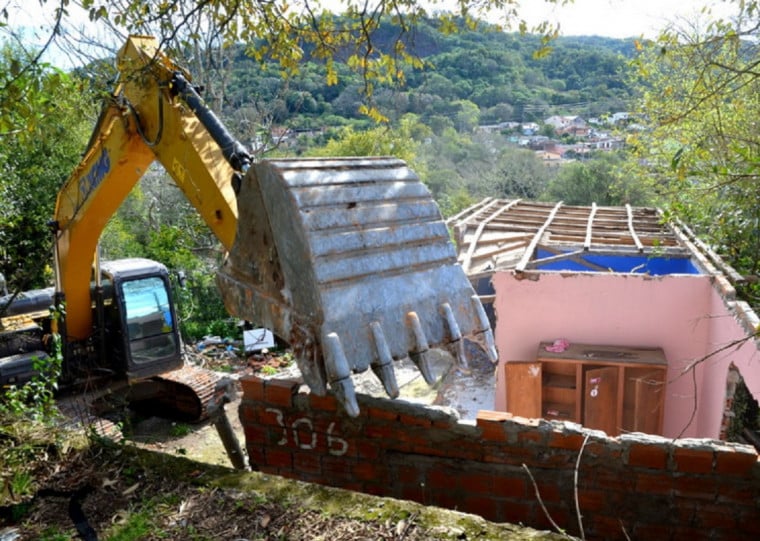 Força-tarefa da prefeitura vai demolir 90 casas na Vila Nossa Senhora Aparecida