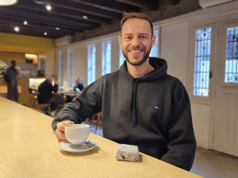 Tiago Schmitz é o empreendedor à frente da Charlie Candies Foto: NATHAN LEMOS/JC