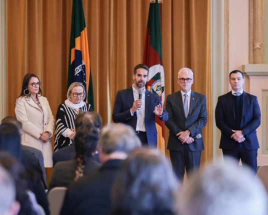 Cumprimento do mínimo constitucional da saúde deve injetar R$ 5,6 bi até 2030