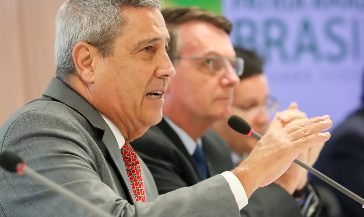 Após a prisão, a defesa negou que o general tenha obstruído as investigações