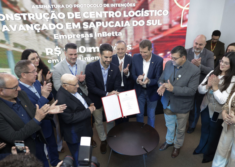 Governador Eduardo Leite assinou a ordem de início das obras do novo CD de Sapucaia do Sul da InBetta