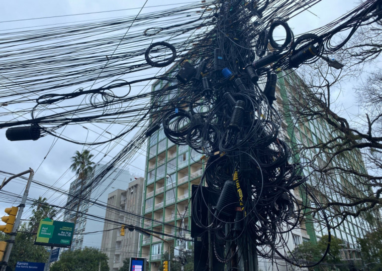 Segundo a CEEE Equatorial, mais de 600 quilos de fios foram recolhidos no bairro