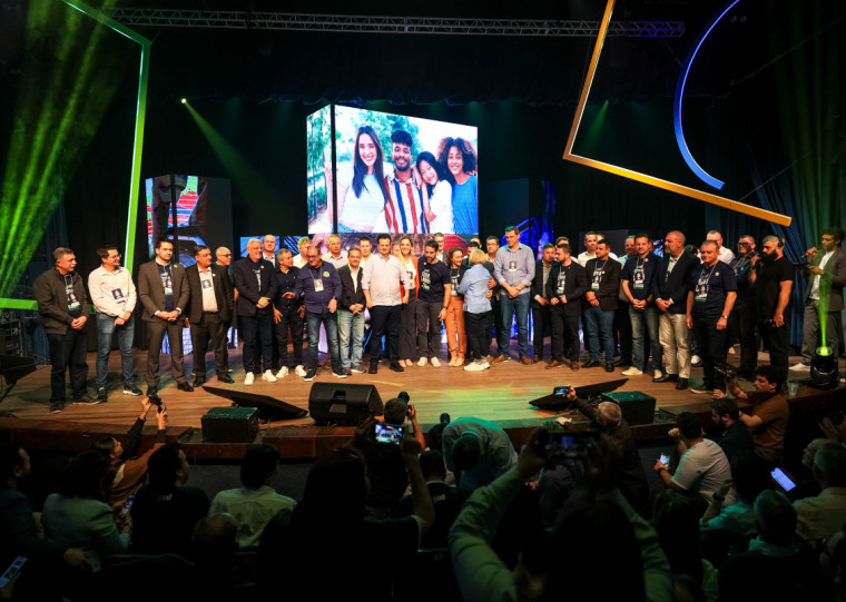 Leite e Kassab filiam 30 prefeitos ao PSD no Rio Grande do Sul