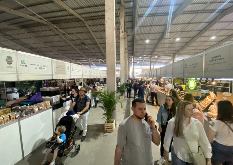 Ao circular pela Agricultura Familiar, é possível ver a luz piscando e um dos lados às escuras