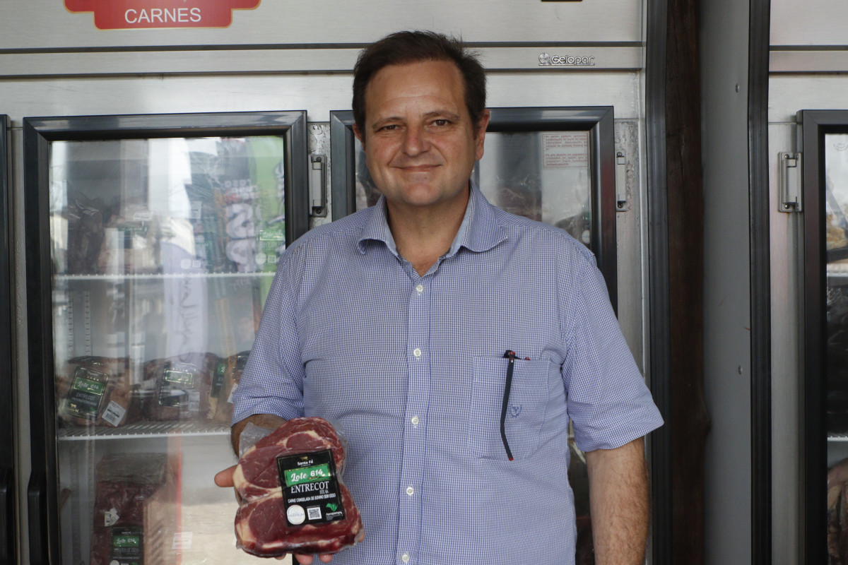 Santos espera vender 55 toneladas de carne nesta edição da feira | BRENO BAUER/JC