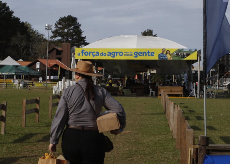 Segunda começou com menos fluxo nos acessos e entre as ruas e corredores do parque