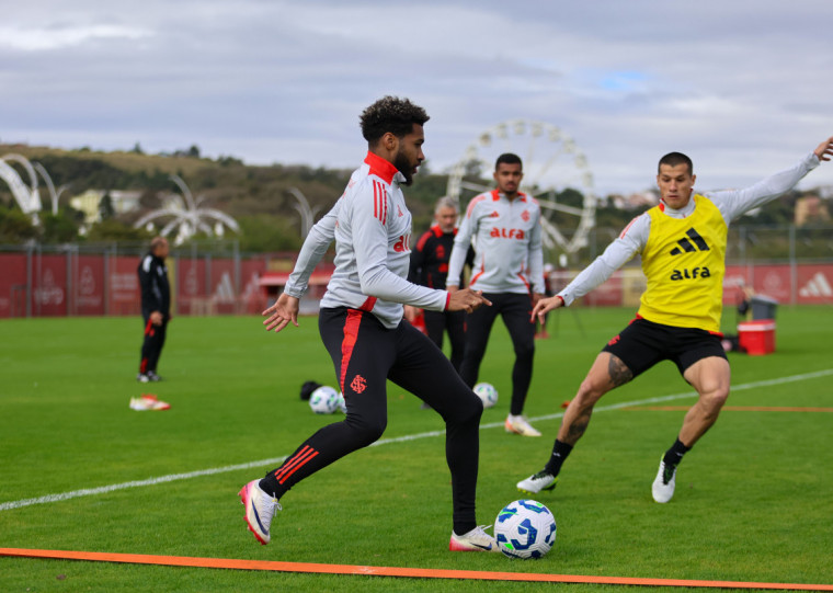 Atacante pode acertar saída ainda nesta janela