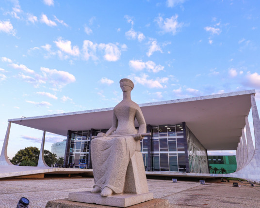 Decisão do STF permite reeleição de vice que assumir Executivo