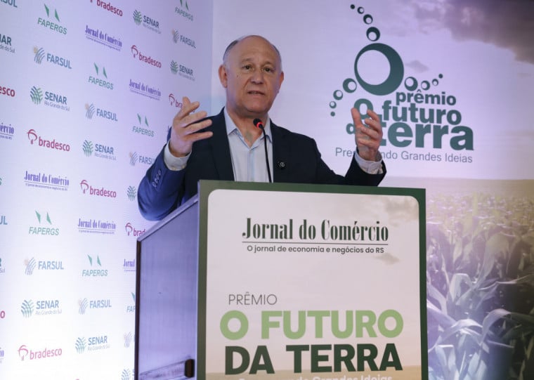 Presidente da Assembleia Legislativa, Pepe Vargas representou o Parlamento gaúcho na entrega do prêmio O Futuro da Terra
