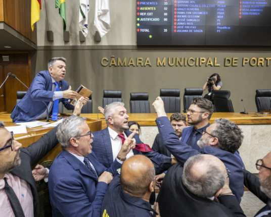 Vereadores de Porto Alegre se desentendem após falas sobre o julgamento de Bolsonaro