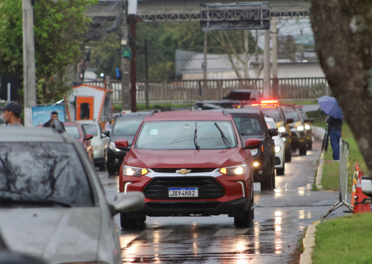 Pela manhã, fluxo de veículos testou a paciência e fidelidade dos visitantes do Parque Assis Brasil