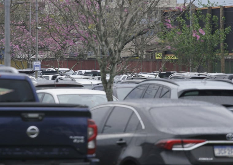 Entre os itens, estão 408 veículos conservados e 70 lotes de sucatas