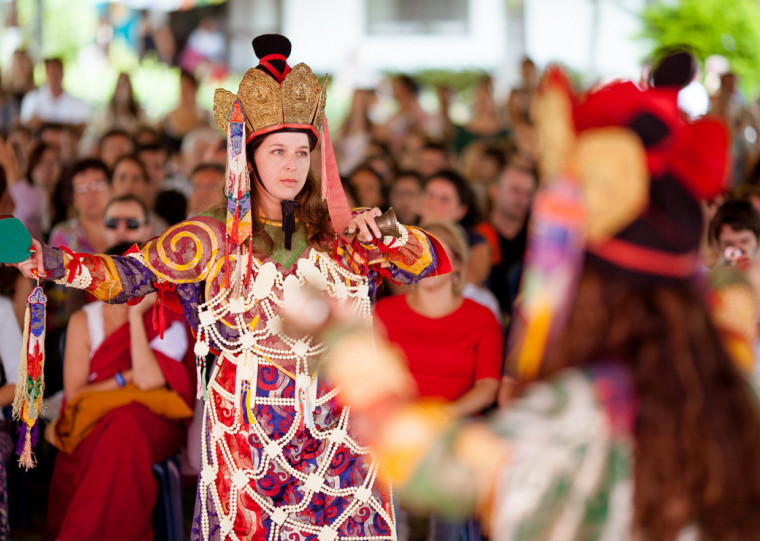 Danças sagradas tibetanas são uma das atrações do evento, que acontece nos dias 13 e 14 de setembro