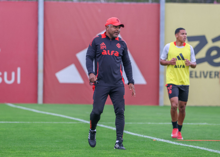 Roger segue com respaldo da diretoria colorada