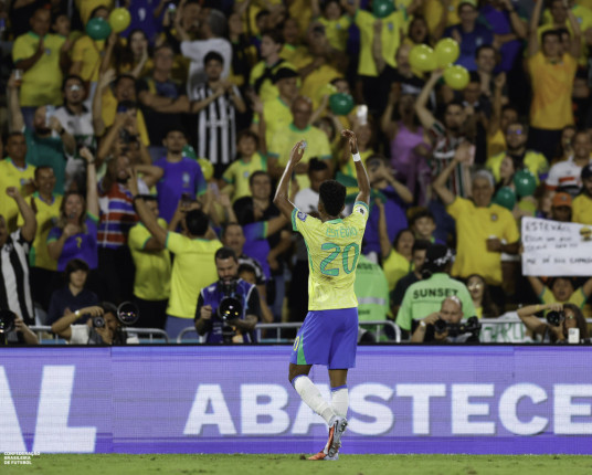 Com destaque para os reservas, Brasil vence o Chile sem sustos