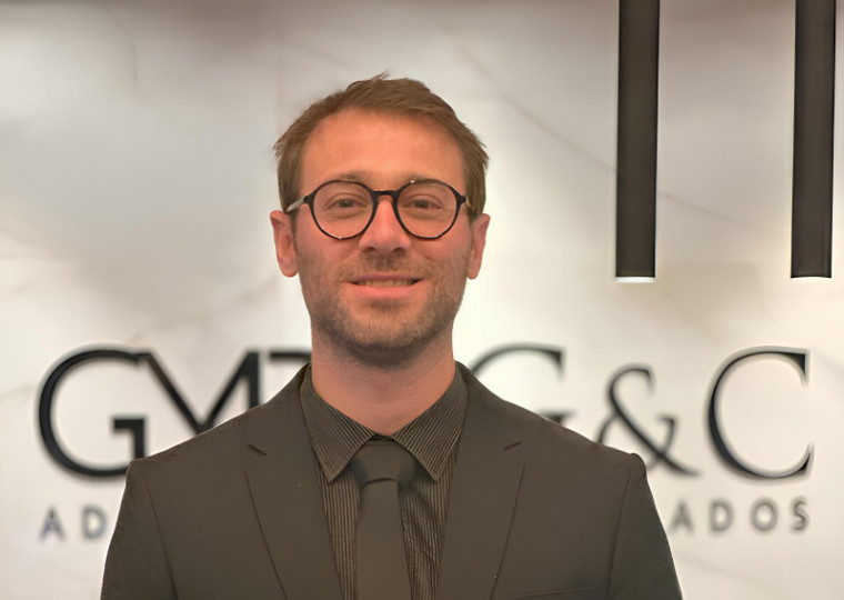 Fuentes destaca que a comunicação é obrigatória sempre que acarretar risco ou dano relevante aos titulares das informações