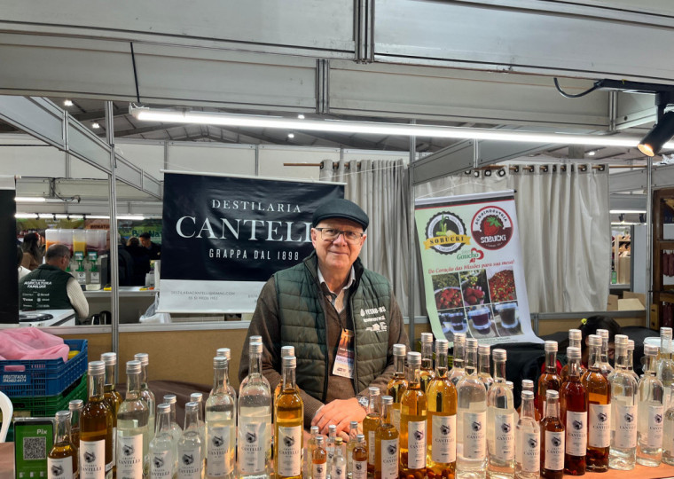 Destilaria Canteli participa pela terceira vez da Expointer