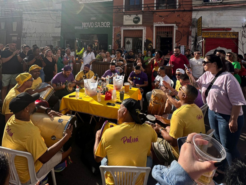 A Roda Patuá do Samba comemora seu primeiro aniversário neste domingo (7) no Centro Cultural Vila Flores Foto: TERREIRO BAR ANCESTRAL/DIVULGAÇÃO/JC