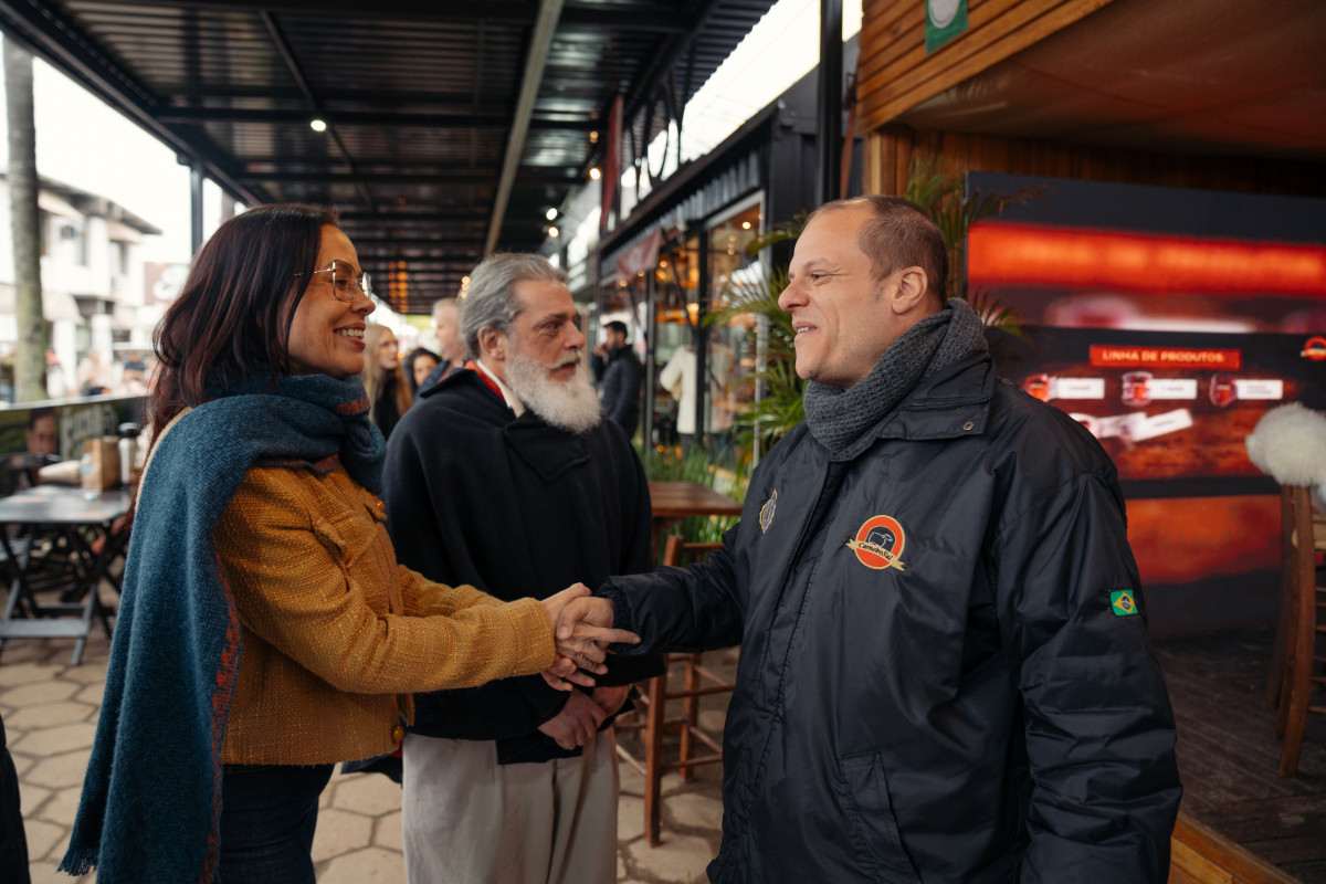 Juliana Brizola cumpriu agenda com o deputado Luiz Marenco (e)  | Diogo Mendonça Dos Santos/Divulgação/JC