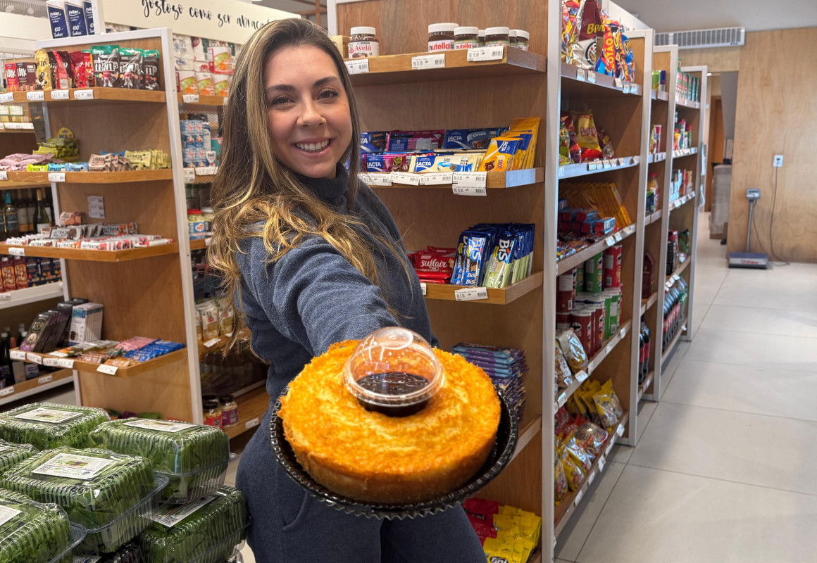 Andresa tem o bolo do mês que tem chiai de uva para entrar no clima do regionalismo | FOMERIA/DIVULGAÇÃO/JC