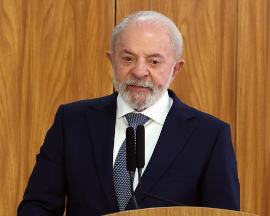 Lula diz que só não será candidato em 2026 se houver problema de saúde