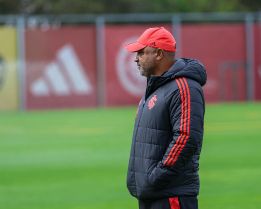 Por conta das más atuações, Roger deve mudar o esquema do Inter após a data Fifa