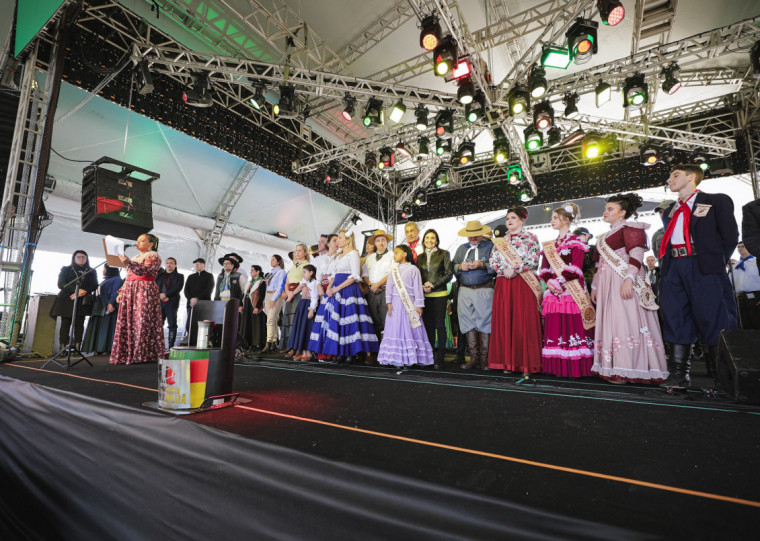 Abertura oficial dos Festejos Farroupilhas ocorreu na manhã deste domingo